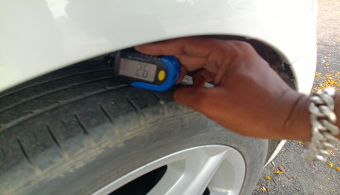 2017 Hyundai Elite i20 ASTA 1.2, Petrol, Manual, 1,21,018 km, tyre