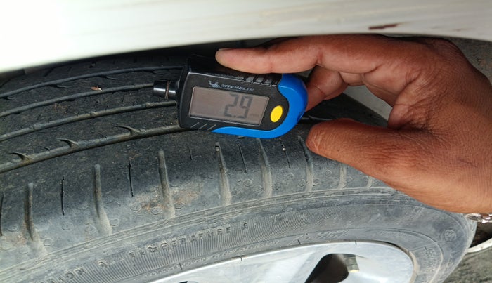 2017 Hyundai Elite i20 ASTA 1.2, Petrol, Manual, 1,21,018 km, tyre