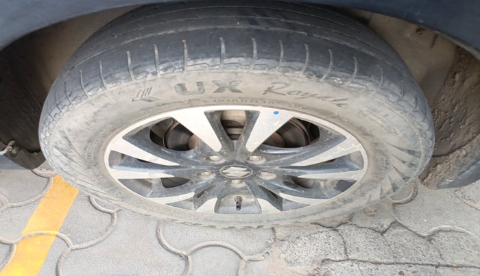 2019 Maruti S Cross ZETA 1.3, Diesel, Manual, 1,37,000 km, tyre