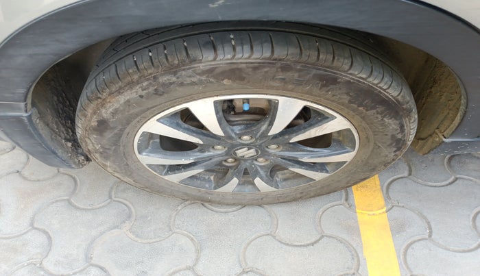 2019 Maruti S Cross ZETA 1.3, Diesel, Manual, 1,37,000 km, tyre