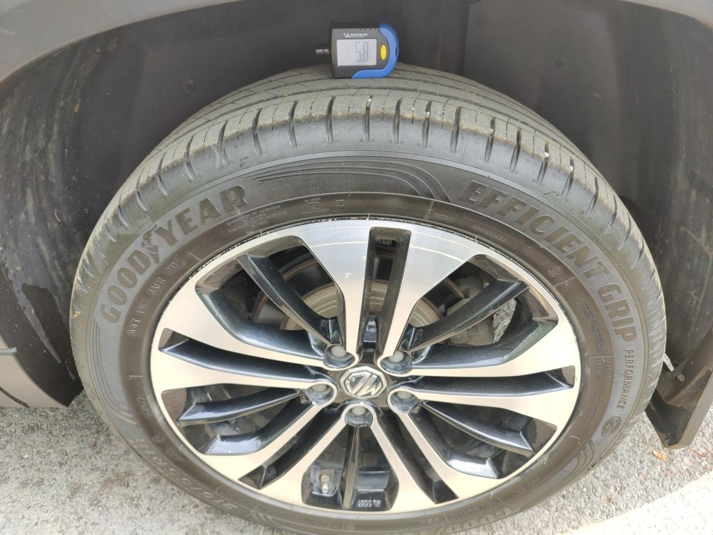 2021 MG HECTOR PLUS SHARP 1.5 PETROL TURBO HYBRID MT 6-STR, Petrol, Manual, 87,053 km, tyre