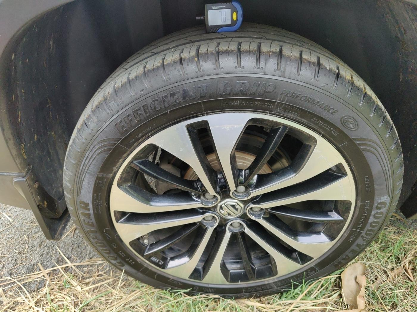 2021 MG HECTOR PLUS SHARP 1.5 PETROL TURBO HYBRID MT 6-STR, Petrol, Manual, 87,053 km, tyre