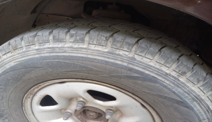 2013 Tata Safari Storme 2.2 EX 4X2, Diesel, Manual, 94,457 km, tyre