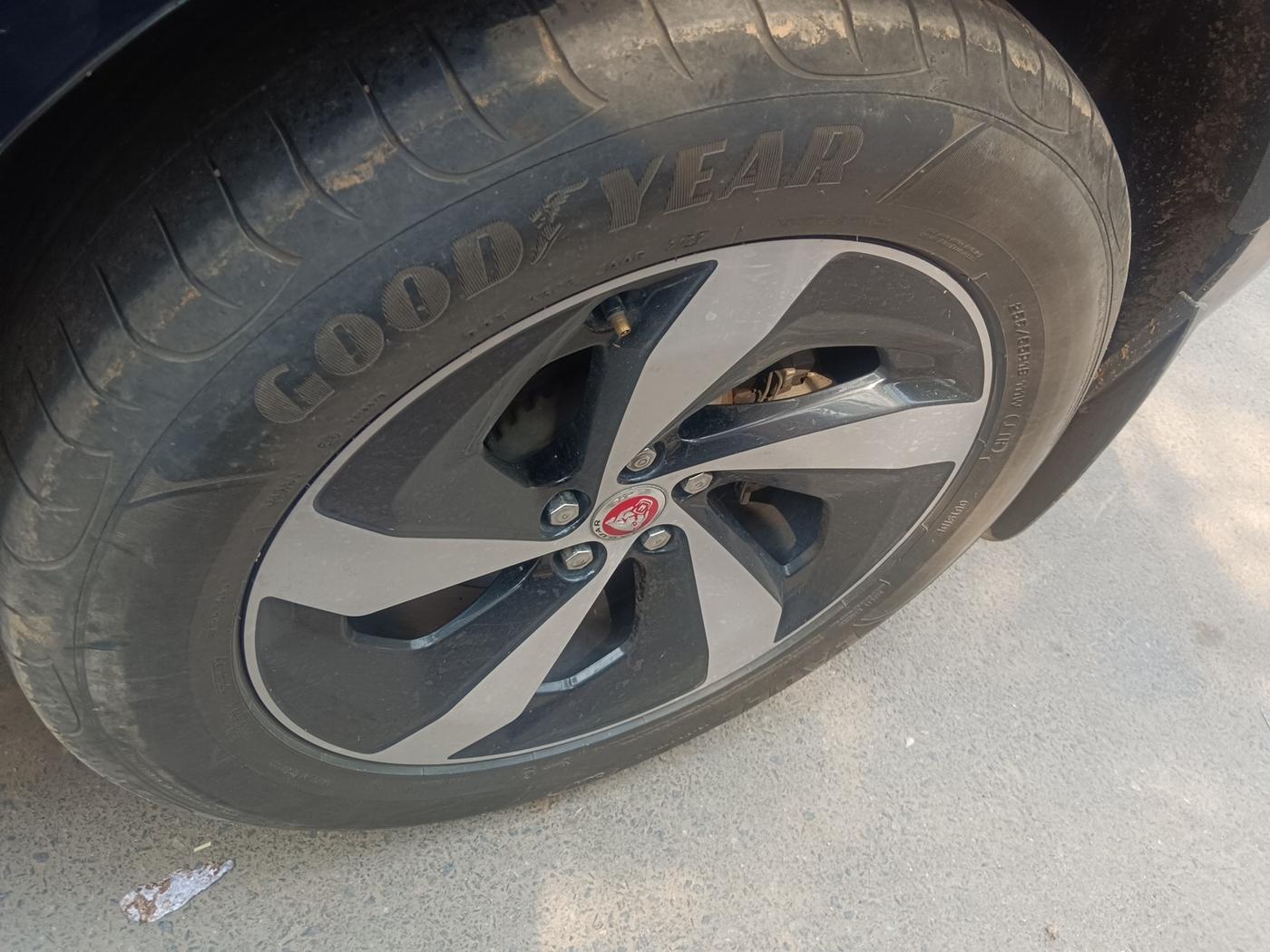 2023 Jaguar F- PACE S R-DYNAMIC 200D, Diesel, Automatic, 39,000 km, tyre