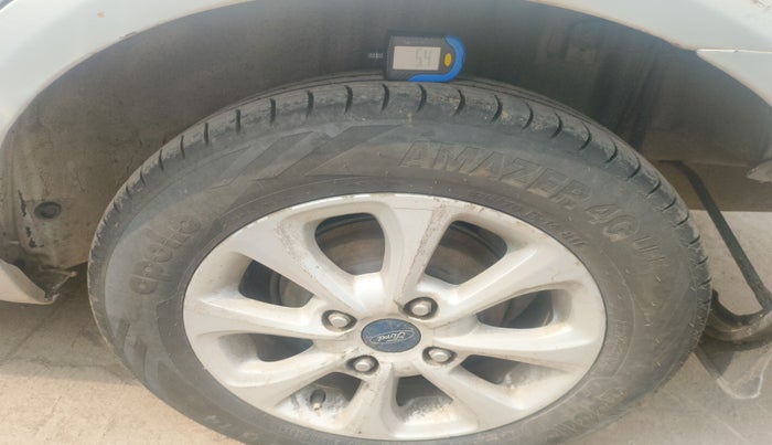 2012 Ford Classic 1.4 TITANIUM DIESEL, Diesel, Manual, 1,56,864 km, tyre