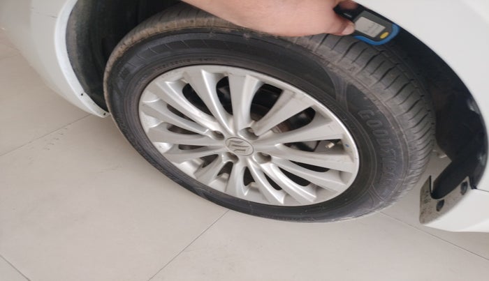 2014 Maruti Ciaz ZDI, Diesel, Manual, 1,00,848 km, tyre