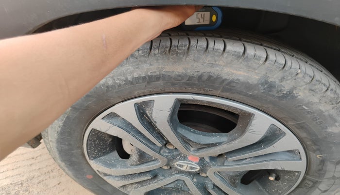 2019 Tata TIAGO NRG PETROL, Petrol, Manual, 52,297 km, tyre