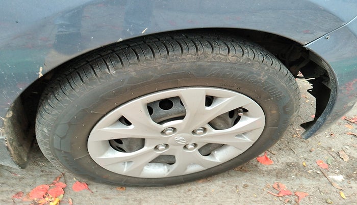 2014 Hyundai Grand i10 SPORTZ 1.2 KAPPA VTVT, Petrol, Manual, 39,933 km, tyre