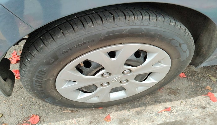 2014 Hyundai Grand i10 SPORTZ 1.2 KAPPA VTVT, Petrol, Manual, 39,933 km, tyre