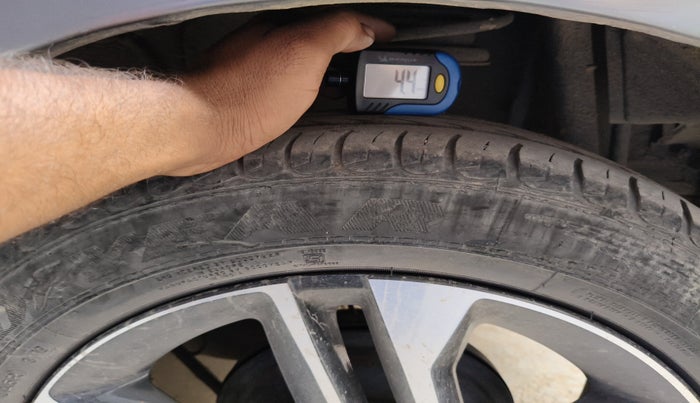 2019 Tata Tiago XZA PLUS PETROL, Petrol, Automatic, 64,369 km, tyre