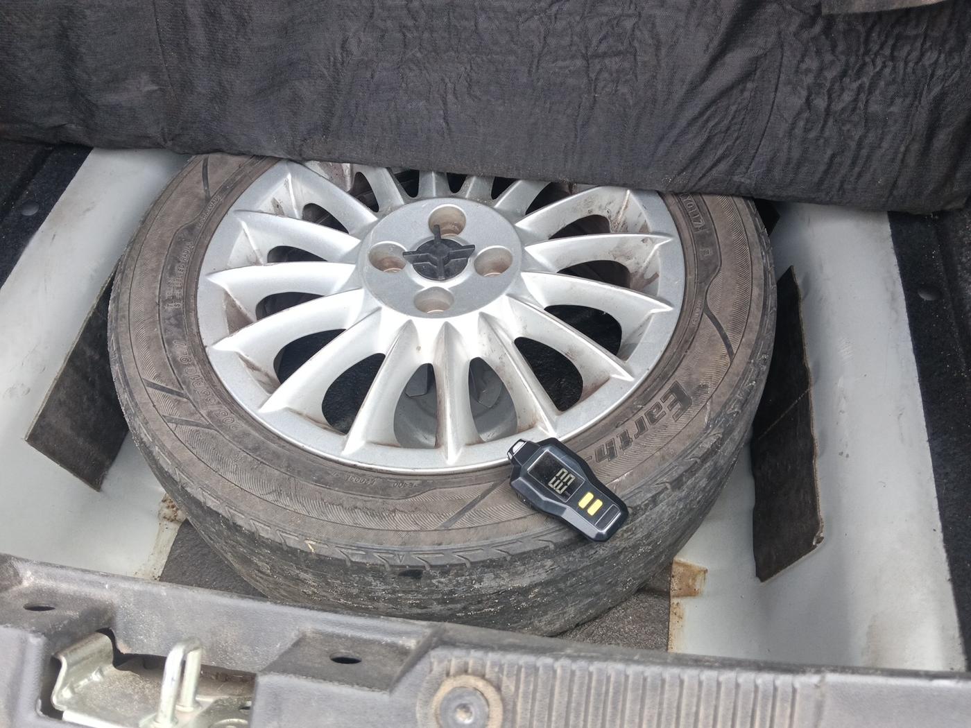 2011 Fiat Linea T JET, Petrol, Manual, 52,674 km, tyre