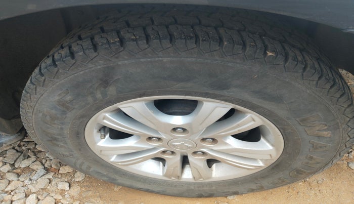 2013 Ssangyong Rexton RX7, Diesel, Automatic, 1,41,740 km, tyre