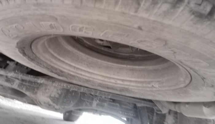 2015 Tata Safari Storme 2.2 VX 4X2, Diesel, Manual, 1,07,000 km, tyre