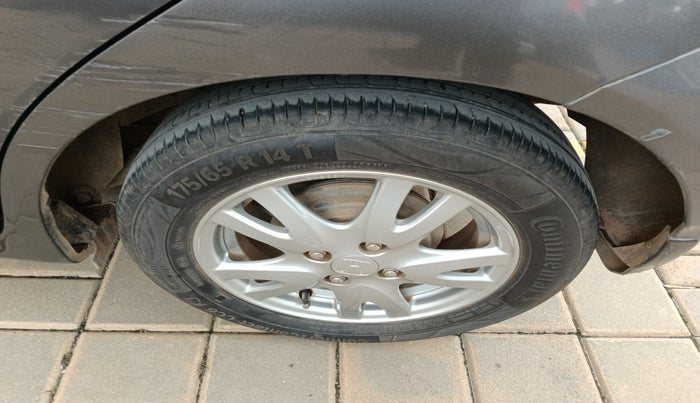 2018 Honda Brio VX AT, Petrol, Automatic, 70,387 km, tyre