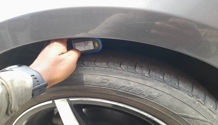 2013 Hyundai Verna FLUIDIC 1.6 EX CRDI AT, Diesel, Automatic, 1,16,190 km, tyre