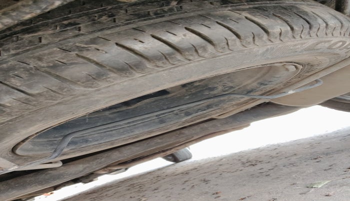 2021 Maruti Ertiga VXI CNG, Petrol, Manual, 13,36,009 km, tyre