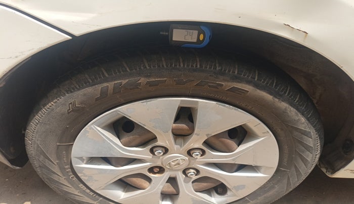 2017 Hyundai Xcent E 1.2 CRDI, Diesel, Manual, 2,22,403 km, tyre