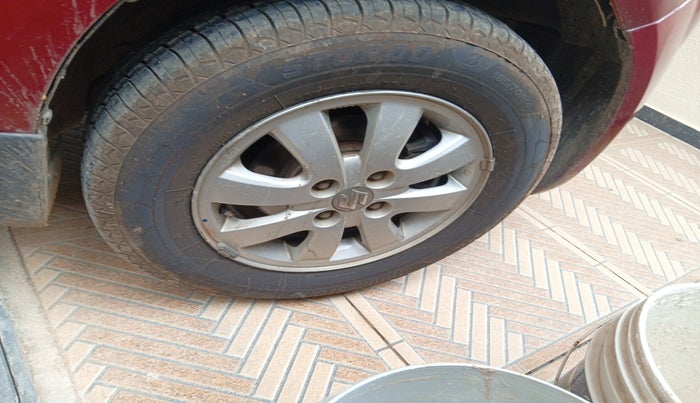 2014 Maruti Ritz ZXI, Petrol, Manual, 1,05,507 km, tyre