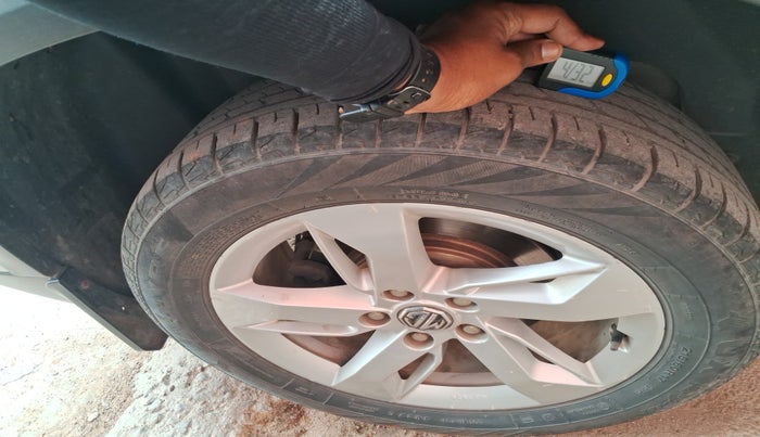 2019 MG HECTOR SUPER 1.5 PETROL, Petrol, Manual, 74,185 km, tyre