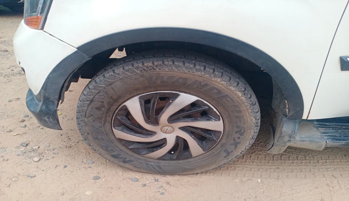 2012 Mahindra Xylo E8 ABS BS-III, Diesel, Manual, 1,85,415 km, tyre