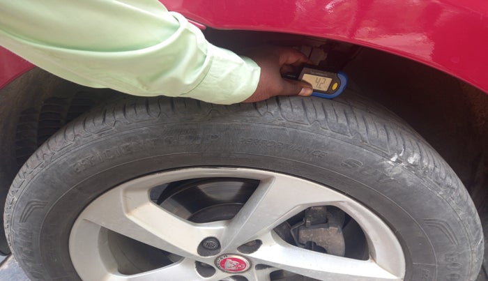 2017 Jaguar F- PACE PRESTIGE 2.0 DIESEL, Diesel, Automatic, 1,28,371 km, tyre