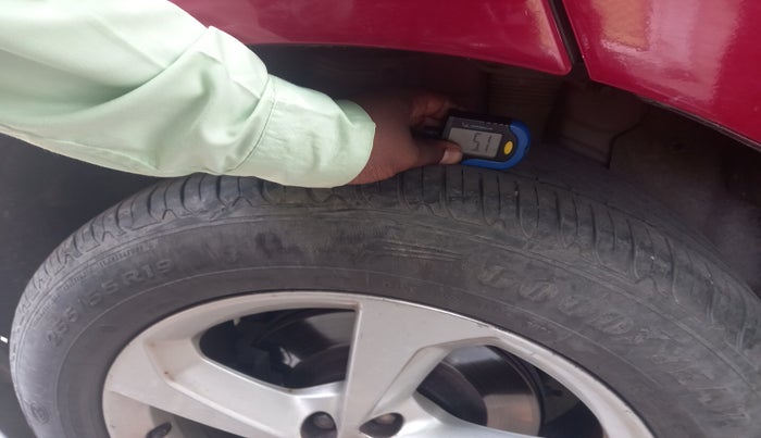 2017 Jaguar F- PACE PRESTIGE 2.0 DIESEL, Diesel, Automatic, 1,28,371 km, tyre