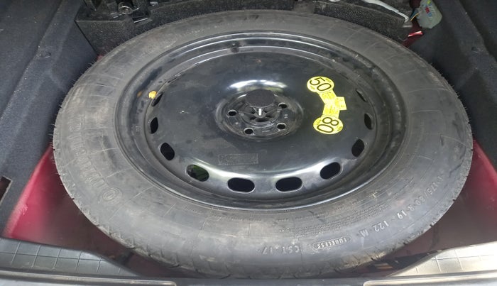 2017 Jaguar F- PACE PRESTIGE 2.0 DIESEL, Diesel, Automatic, 1,28,371 km, tyre