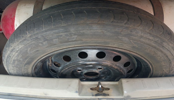 2015 Maruti Celerio ZXI, Petrol, Manual, 1,14,231 km, tyre