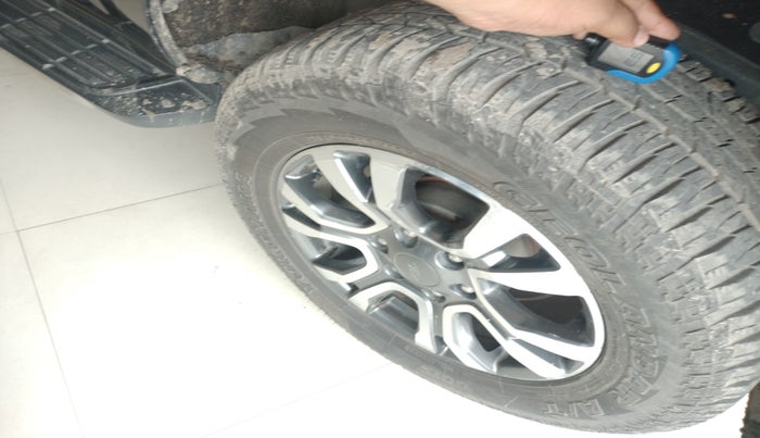 2021 Ford Endeavour TITANIUM PLUS 2.0 4X4 AT SUNROOF, Diesel, Automatic, 1,21,000 km, tyre