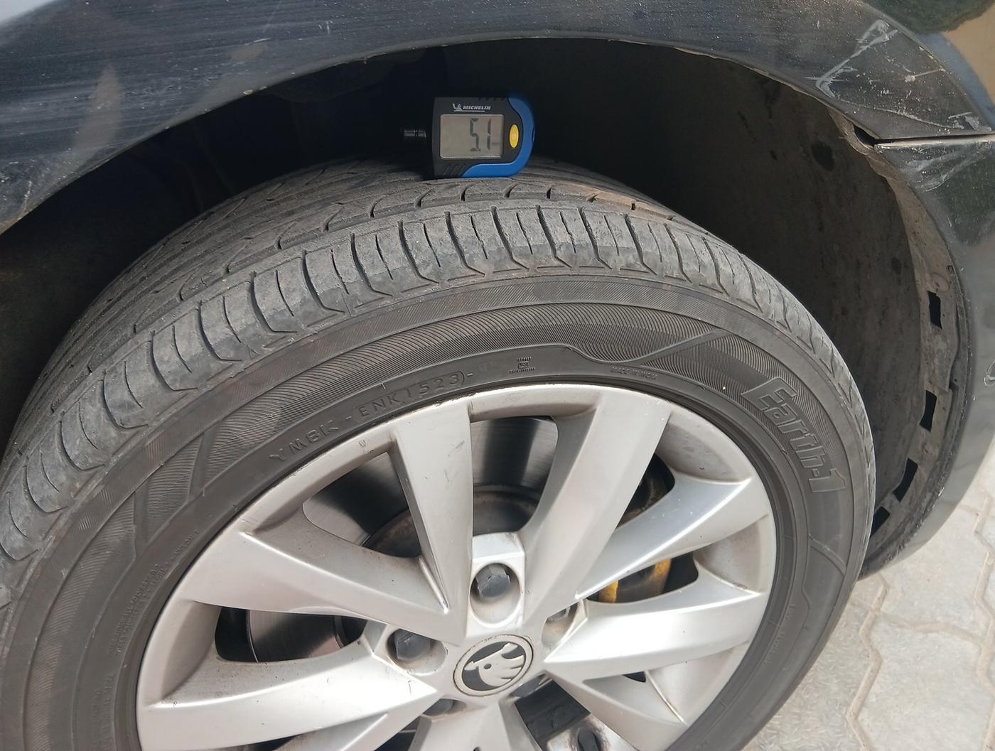 2018 Skoda Octavia L&K 1.8 TSI AT, Petrol, Automatic, 1,07,000 km, tyre