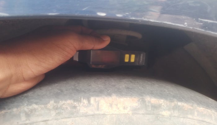 2018 Maruti Swift ZXI AMT, Petrol, Automatic, 84,448 km, tyre