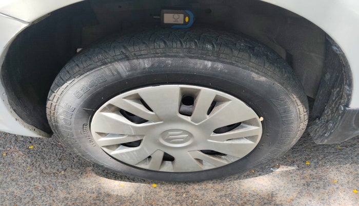 2012 Maruti Swift VXI, Petrol, Manual, 1,18,213 km, tyre