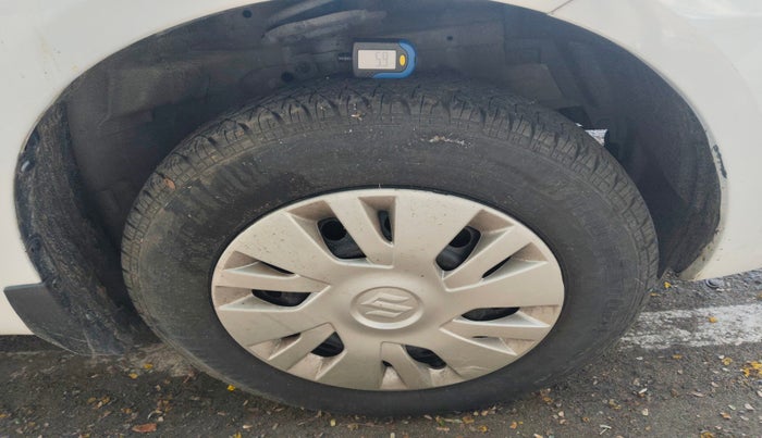 2012 Maruti Swift VXI, Petrol, Manual, 1,18,213 km, tyre