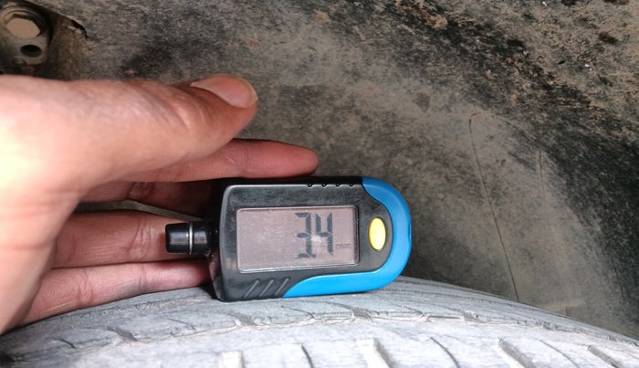 2014 Volkswagen Polo HIGHLINE1.2L, Petrol, Manual, 56,402 km, tyre