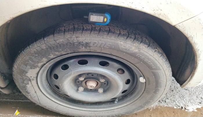 2017 Tata Tiago XTA PETROL, Petrol, Automatic, 1,66,000 km, tyre