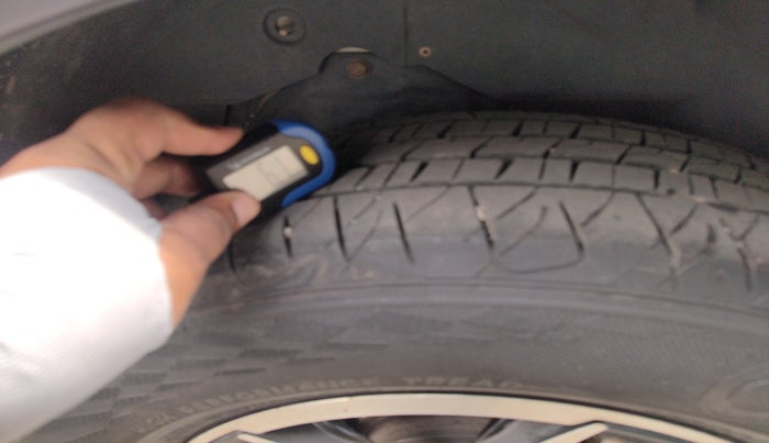 2018 Mahindra XUV500 W9, Diesel, Manual, 1,72,963 km, tyre