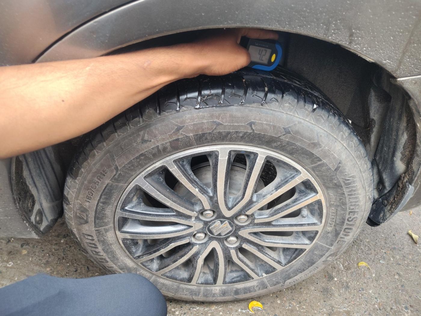 2017 Maruti Dzire ZDI PLUS, Diesel, Manual, 18,90,000 km, tyre