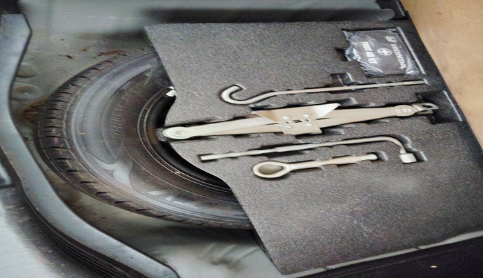 2016 Honda Jazz 1.2L I-VTEC V AT, Petrol, Automatic, 87,463 km, tyre