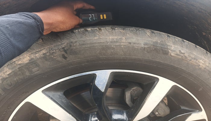 2018 Mahindra XUV500 W11, Diesel, Manual, 1,10,524 km, tyre