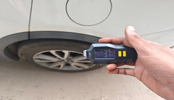 2014 Hyundai Santa Fe 4 WD AT, Diesel, Automatic, 96,181 km, tyre