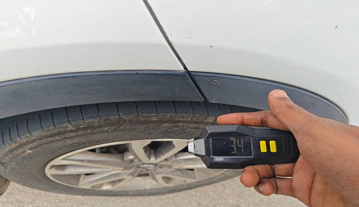 2014 Hyundai Santa Fe 4 WD AT, Diesel, Automatic, 96,181 km, tyre