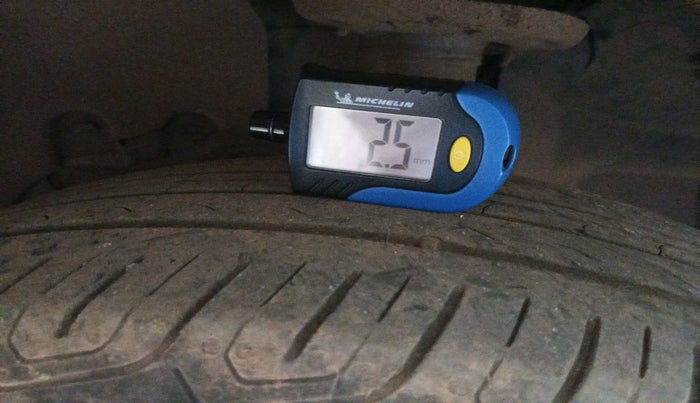 2017 Ford Ecosport TITANIUM 1.5L DIESEL, Diesel, Manual, 1,02,898 km, tyre