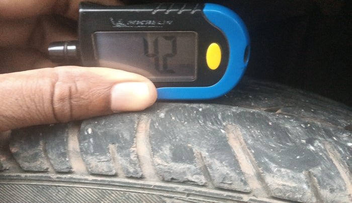 2010 Tata Indigo ECS LX CR4, Diesel, Manual, 1,20,571 km, tyre