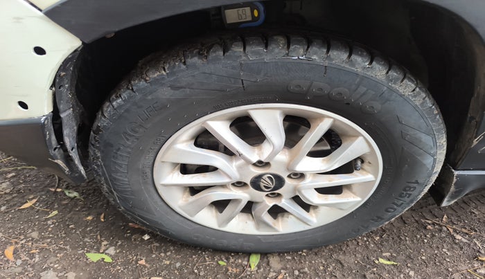 2016 Mahindra Kuv100 K8 D 6 STR, Diesel, Manual, 1,18,931 km, tyre