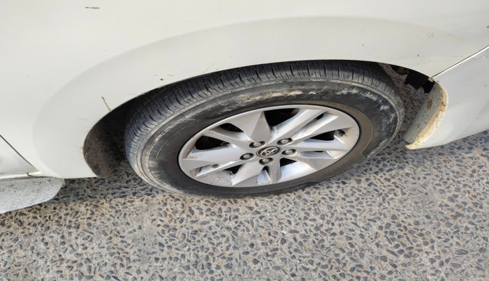 2019 Toyota Innova Crysta 2.4 GX 8 STR, Diesel, Manual, 94,517 km, tyre