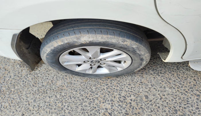 2019 Toyota Innova Crysta 2.4 GX 8 STR, Diesel, Manual, 94,517 km, tyre