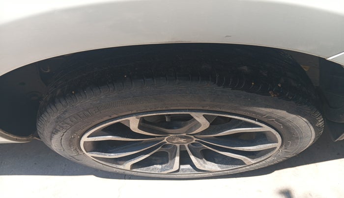 2018 Toyota YARIS G MT, Petrol, Manual, 27,713 km, tyre