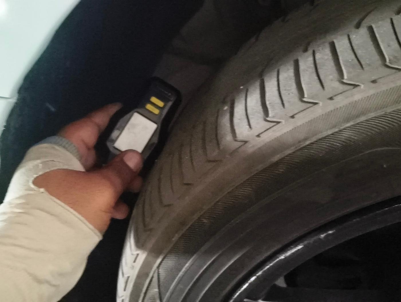 2018 Maruti Dzire VDI, Diesel, Manual, 77,948 km, tyre