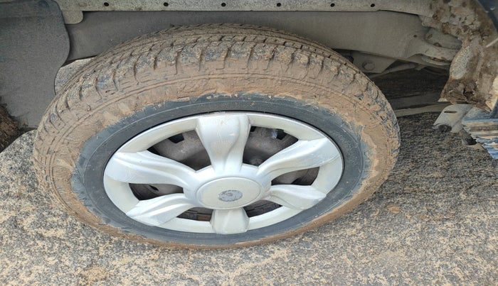 2012 Mahindra Xylo D4, Diesel, Manual, 5,27,468 km, tyre