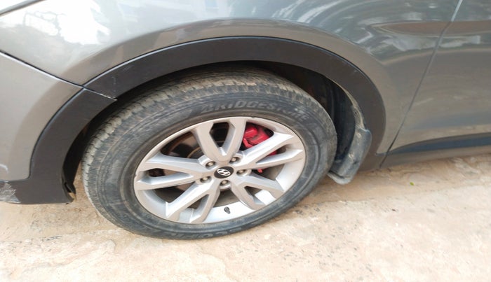 2015 Hyundai Santa Fe 2 WD AT, Diesel, Automatic, 1,10,200 km, tyre